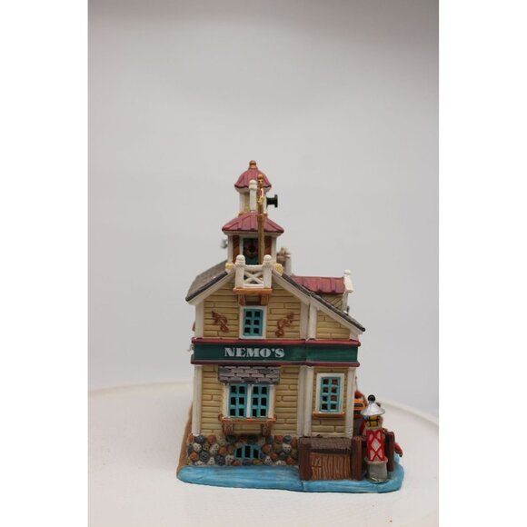 Lemax Plymouth Corners - Nemo's Deep Water Excursions - Picture 3 of 6